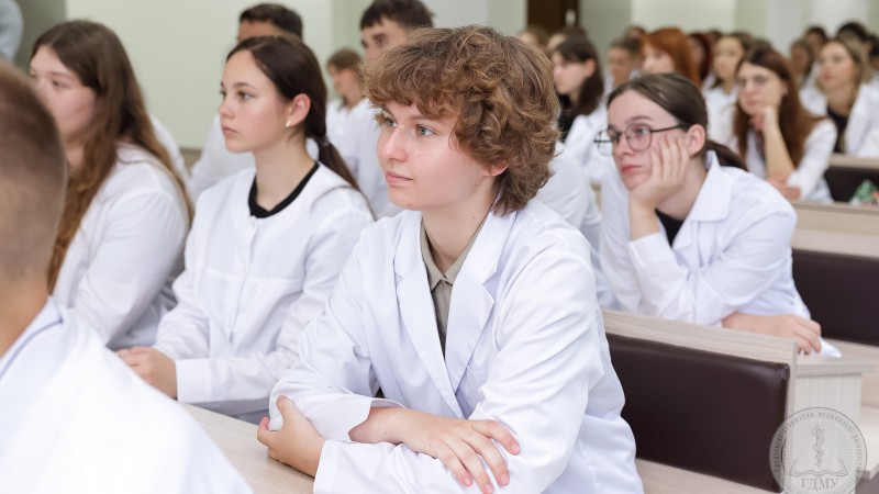 Нашы выпускнікі - наш гонар! У ГрДМУ прайшлі сустрэчы першакурснікаў з вядомымі выпускнікамі ВНУ