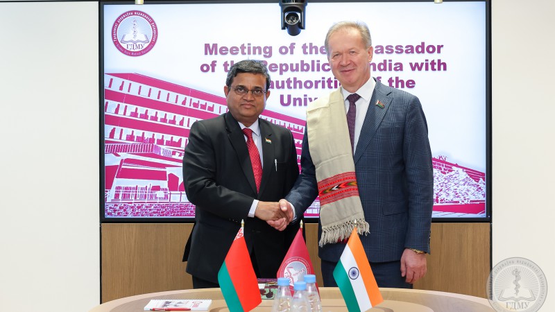 Ambassador Extraordinary and Plenipotentiary of India to Belarus Ashok Kumar visits GrSMU