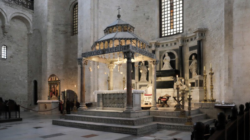 Мавзолей Боны Сфорца в Бари.