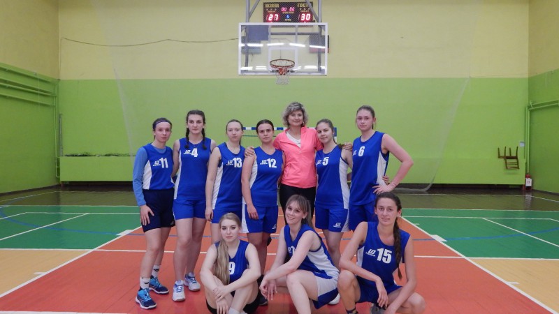 2 место Лечебный факультет команда №1 представитель команда Хонякова Т.В.