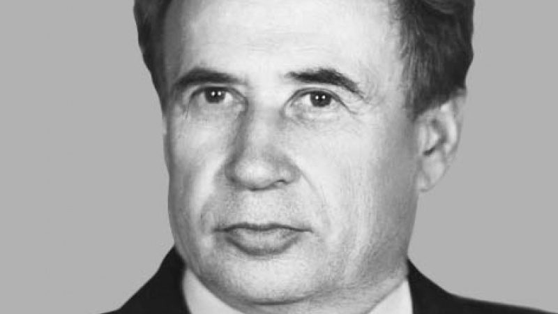 1962 год. Заведующий кафедрой факультетской хирургии Луценко Степан Митрофанович - первым из сотрудников института защитил докторскую диссертацию