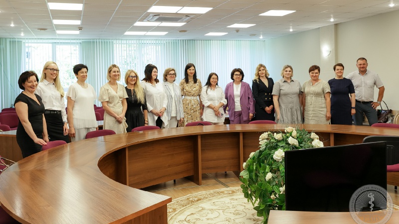 Церемония вручения дипломов выпускникам переподготовки специальности «Организация здравоохранения»