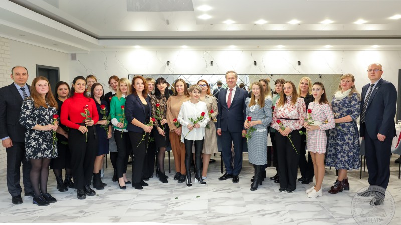 Праздничные мероприятия ко Дню матери