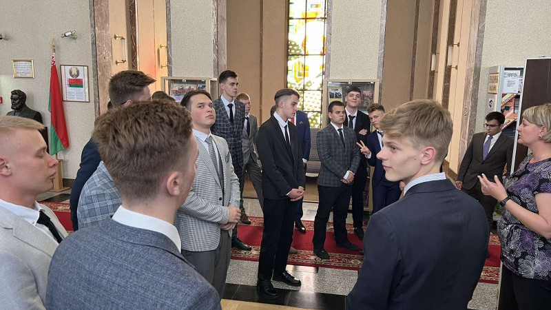 203 учебная группа, 1