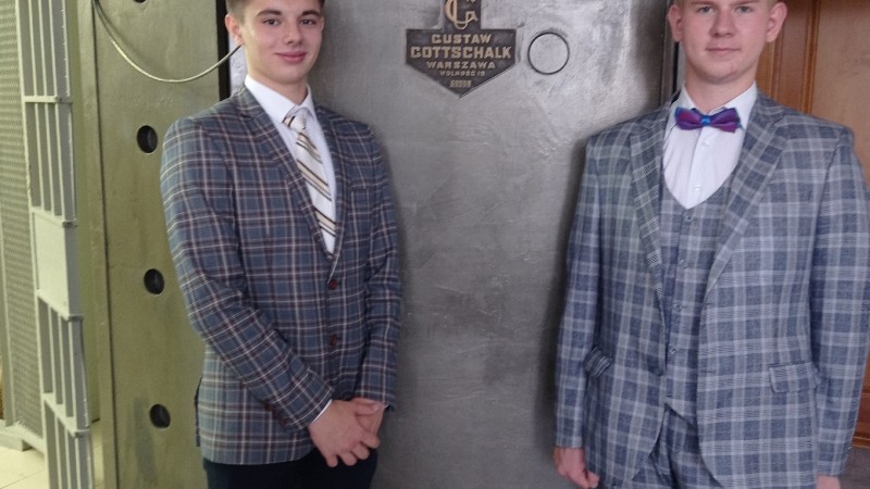 Адамович В.Д. и Пищик М.Н. 205 учебная группа