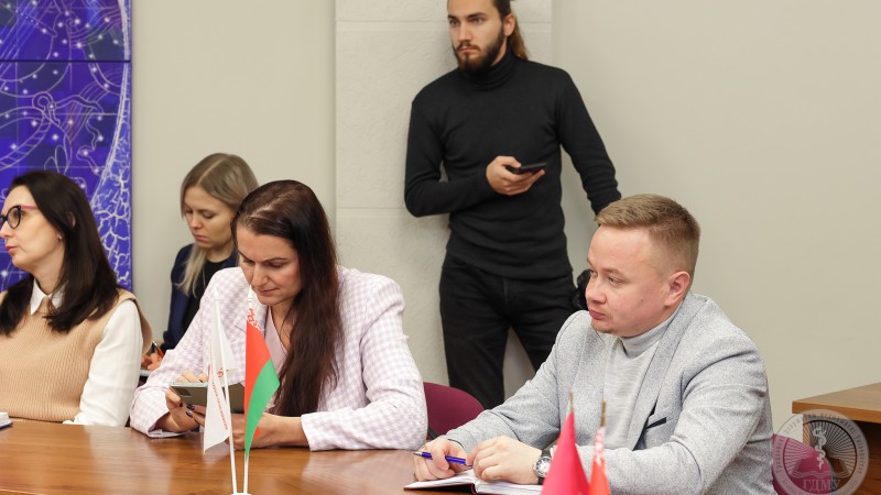 Диалоговая площадка с политическим и экономическим аналитиком Алексеем Авдониным
