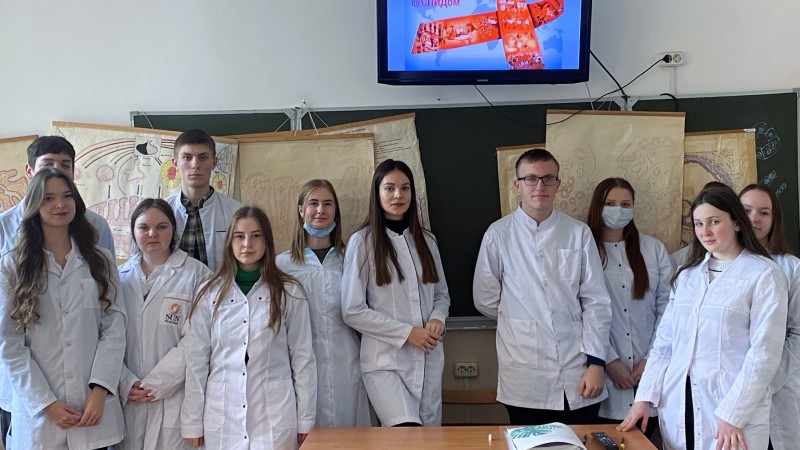 Информационный час на тему «1 декабря – Всемирный день борьбы со СПИДом». 14 группа 2 курса лечебного факультета. Преподаватель Вороник Ю. Н.