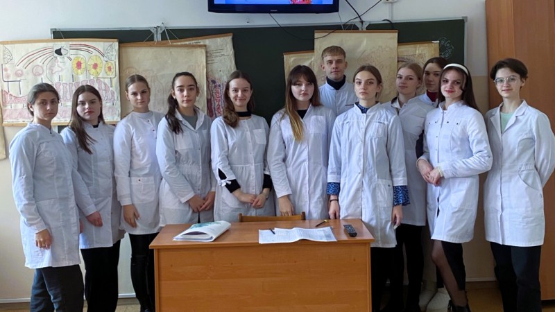 Информационный час на тему «1 декабря – Всемирный день борьбы со СПИДом». 5 группа 2 курса педиатрического факультета. Преподаватель Вороник Ю. Н.