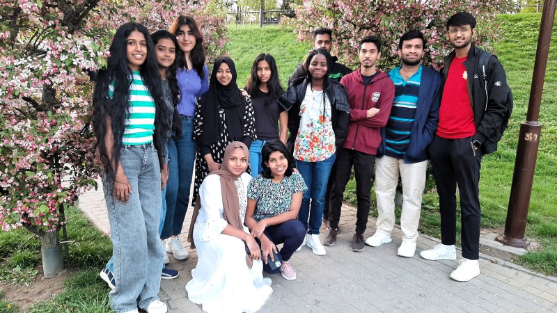 Студенты курируемой Фединой Е. М. 15 группы 1 курса факультета иностранных учащихся  во время пешеходной экскурсии по парковому комплексу «Швейцарская долина» города Гродно