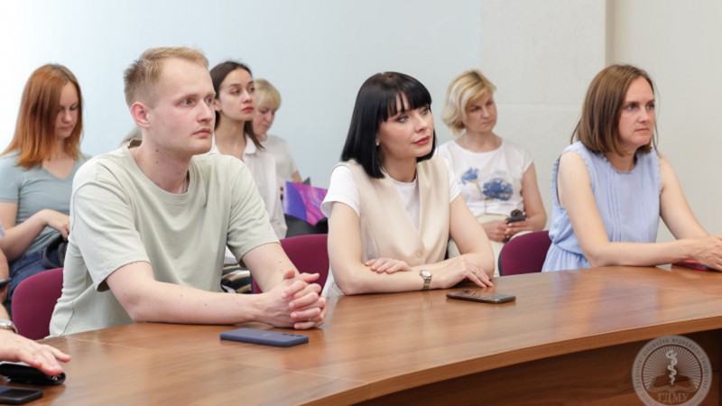 Грасевич О. В. на диалоговой площадке с заместителем председателя Гродненской областной организации РОО «Белая Русь» С. В. Варяницей