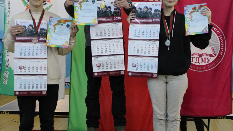 Мужской пьедестал