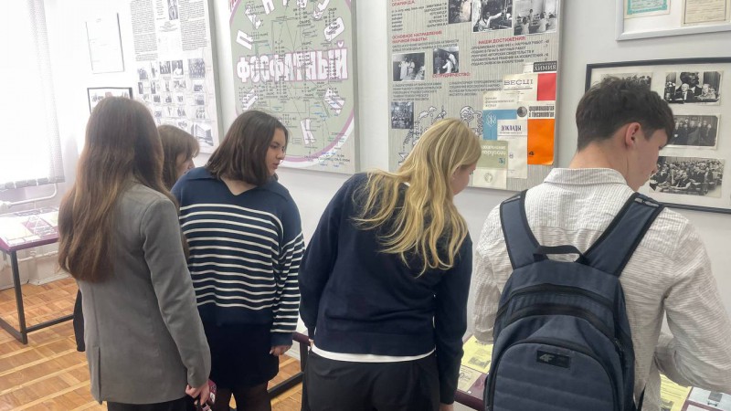 photo_5339431195982819699_y