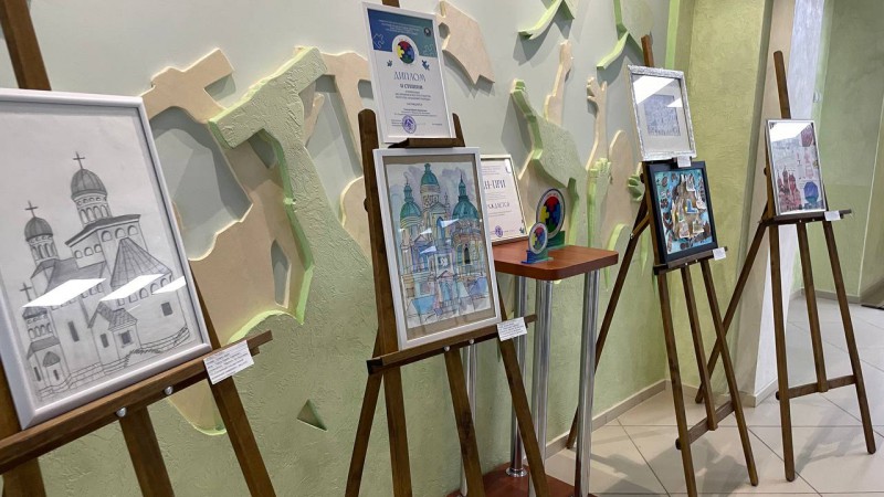 photo_5303371861750124043_y