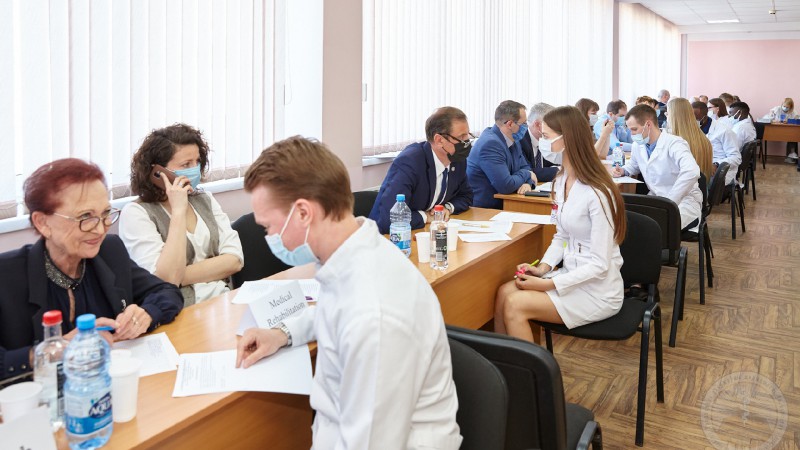 В ГрГМУ началась сдача государственных экзаменов