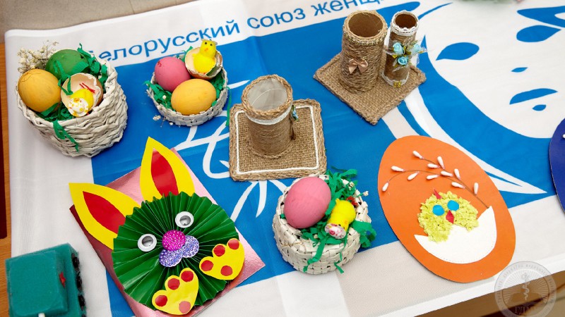 Выставка-конкурс детских творческих работ и фотографий, посвящённых Дню защиты детей