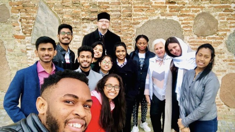 Студенты из Шри-Ланки посетили Борисоглебскую Коложскую церковь