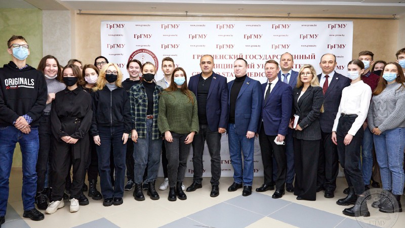 Ситуация на границе и проект новой Конституции. В ГрГМУ прошла диалоговая площадка с депутатом Палаты представителей Олегом Сергеевичем Гайдукевичем