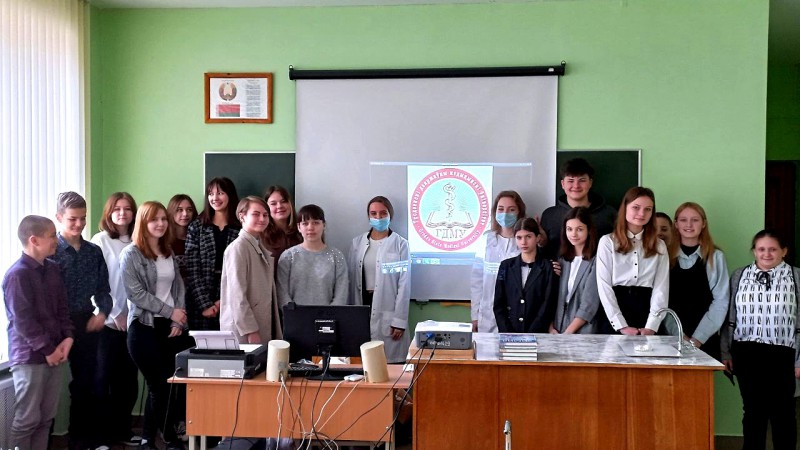 Навстречу абитуриентам! Как студенты ГрГМУ проводят профориентационные встречи