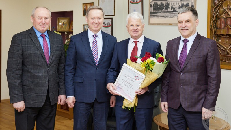 Повод поздравить! Евгений Васильевич Онегин празднует свой 70-летний юбилей
