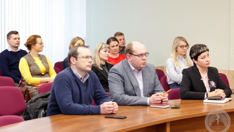 Обучающие тренинги, занятия и новые знания. В ГрГМУ начала работу школа резерва кадров-2023