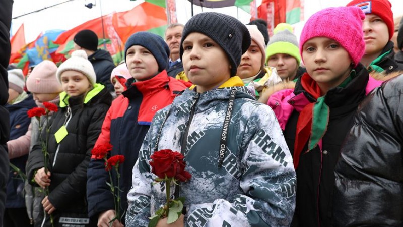 ТРАУРНЫЙ МИТИНГ В ХАТЫНИ