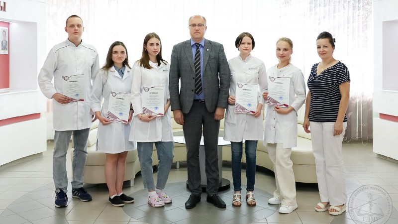 «Практика в ГрГМУ принесла только положительные эмоции!» Студентам из России вручили сертификаты о прохождении практики