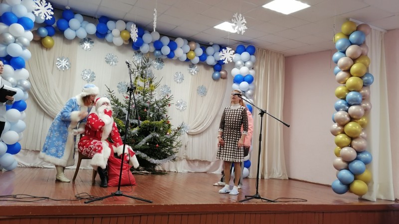 С теплыми пожеланиями! Волонтерский центр «Cardis» провел новогодний утренник в Мурованском доме-интернате