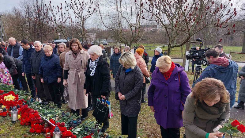 ОО "Белорусский союз женщин" выражает искренние слова соболезнования семьям погибших в результате теракта в "Крокус Сити Холле"