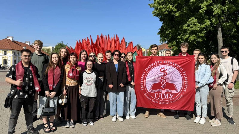Студенты ГрГМУ приняли участие в международной патриотической акции «Огонь памяти»