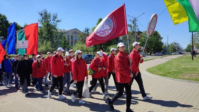 Прямо сейчас руководство и студенты ГрГМУ принимают участие в VII Республиканском гражданско-патриотическом марафоне "Вместе - за сильную и процветающую Беларусь!"