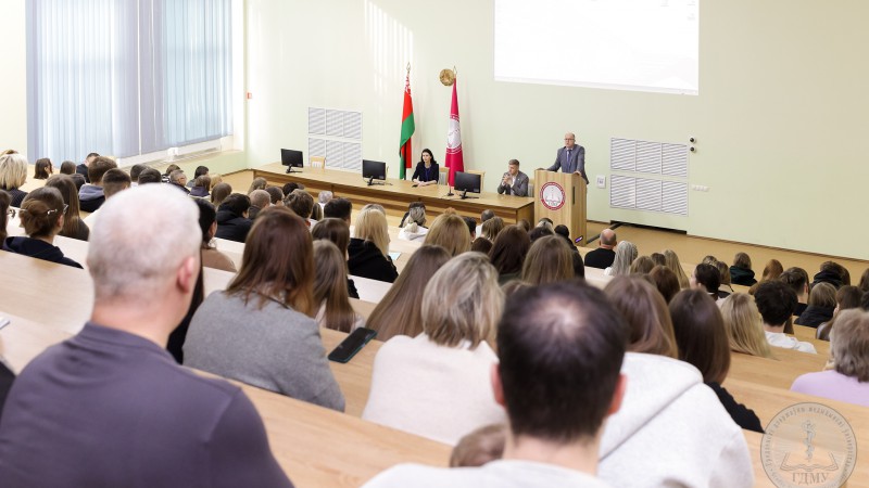 Возможности для будущих медиков. Гродненский медуниверситет присоединился к Единому дню открытых дверей