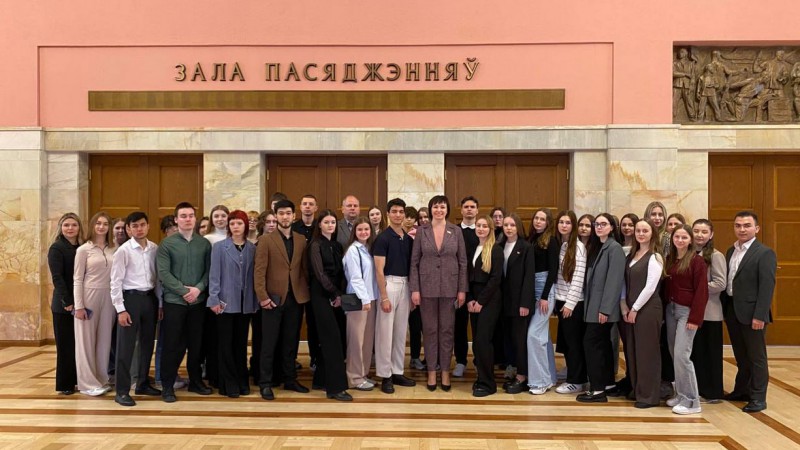 Студенты ГрГМУ посетили Палату Представителей Национального собрания и мемориальный комплекс Хатынь
