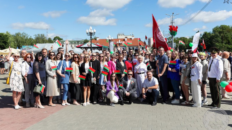 «Все начинается с семьи»