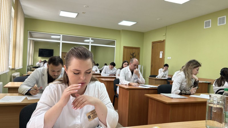 Квалификационный экзамен у врачей-интернов