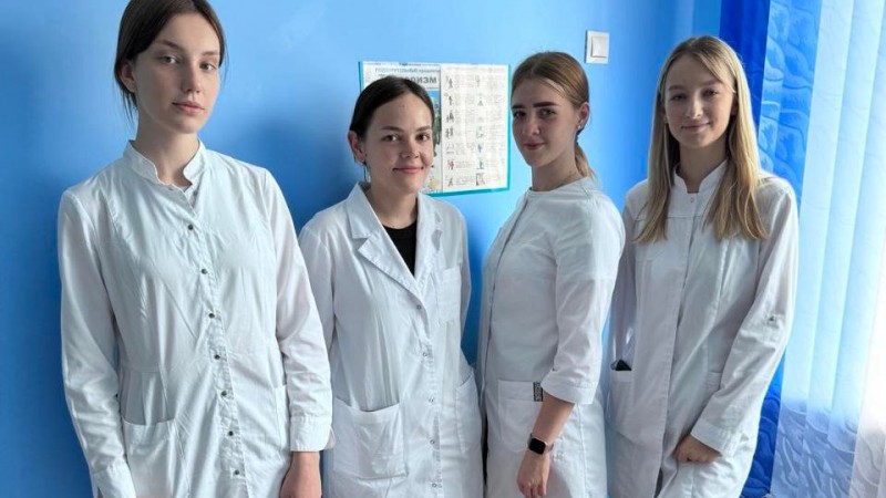Ответственность и трудолюбие: студенческий отряд ГрГМУ работает в городской поликлинике №4 г. Гродно