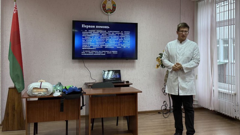 Студенты ГрГМУ провели обучающий мастер-класс в медицинском классе лицея №1 им. академика Ю.М. Островского