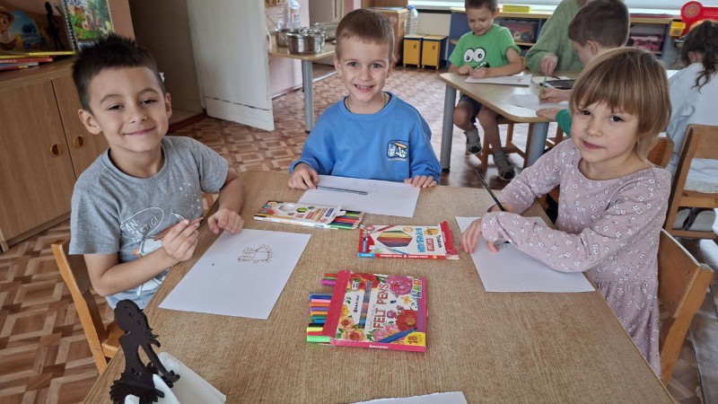 Проект "Учимся вместе": волонтеры провели занятие с дошкольниками