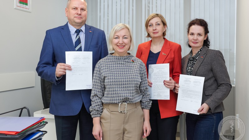 От школ – с признательностью: сотрудники нашего университета удостоены благодарственных писем