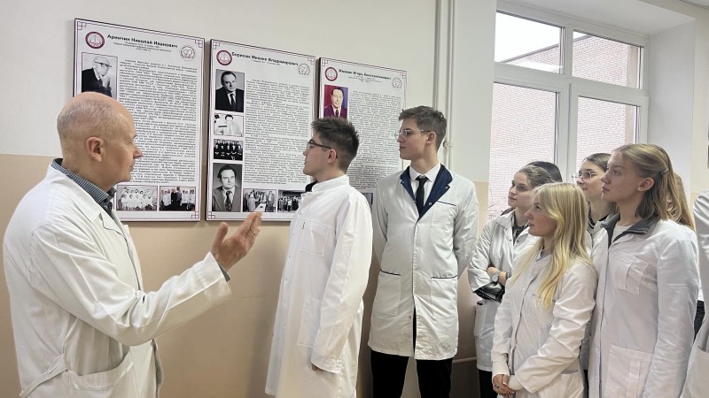 Торжественное открытие выставки стендов, посвященных знаменательным событиям из жизни кафедры