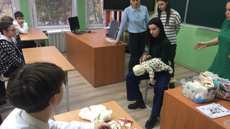 Студенты ГрГМУ провели тренинг для юных спасателей