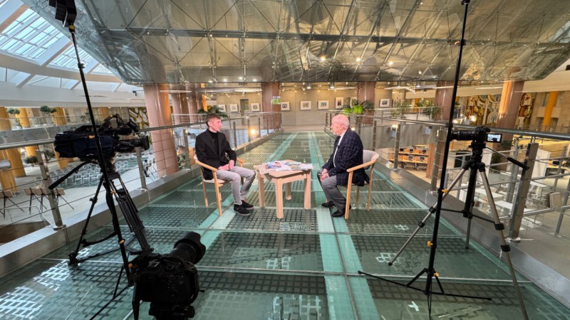 Сотрудник библиотеки ГрГМУ стал гостем программы «Суразмоўцы»