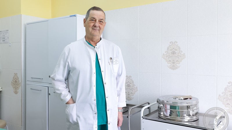 Любимая хирургия, наука и подготовка кадров. Профессор ГрГМУ Сергей Михайлович Смотрин рассказал о медицине в своей жизни