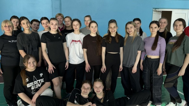 Флешмоб, посвящённый университетскому месячнику «Позитив каждый день»