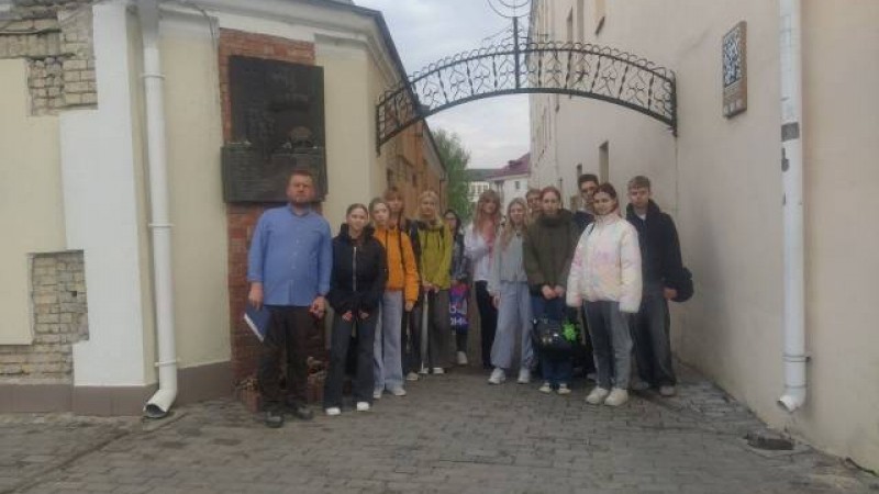 Сохранение памяти о Великой Отечественной войне: студенты на экскурсии в Гродненский государственный историко-археологический музей