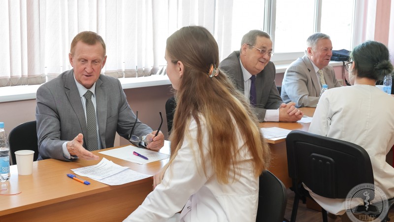 Итоговая аттестация в ГрГМУ: студенты сдают экзамен по хирургическим болезням