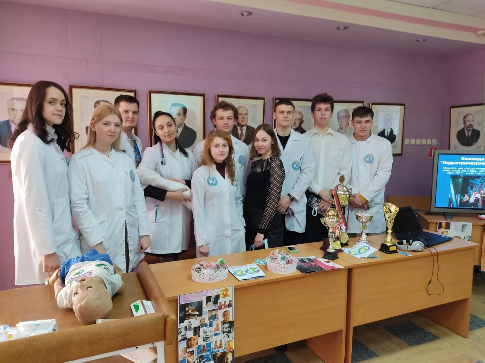 Студенты-педиатры приняли участие в дне открытых дверей ГрГМУ
