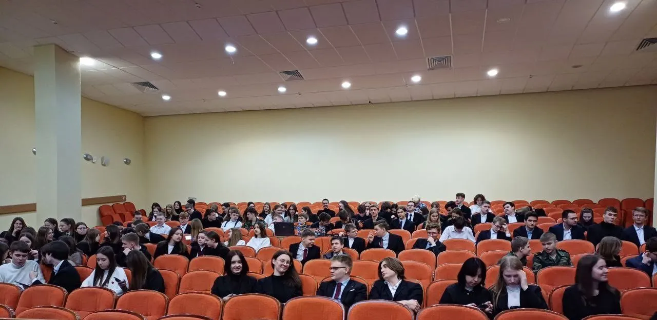 Заместитель декана по воспитательной работе и председатель ССУ медико-диагностического факультета посетили УО «СШ №38 им. К.Туровского г.Гродно»