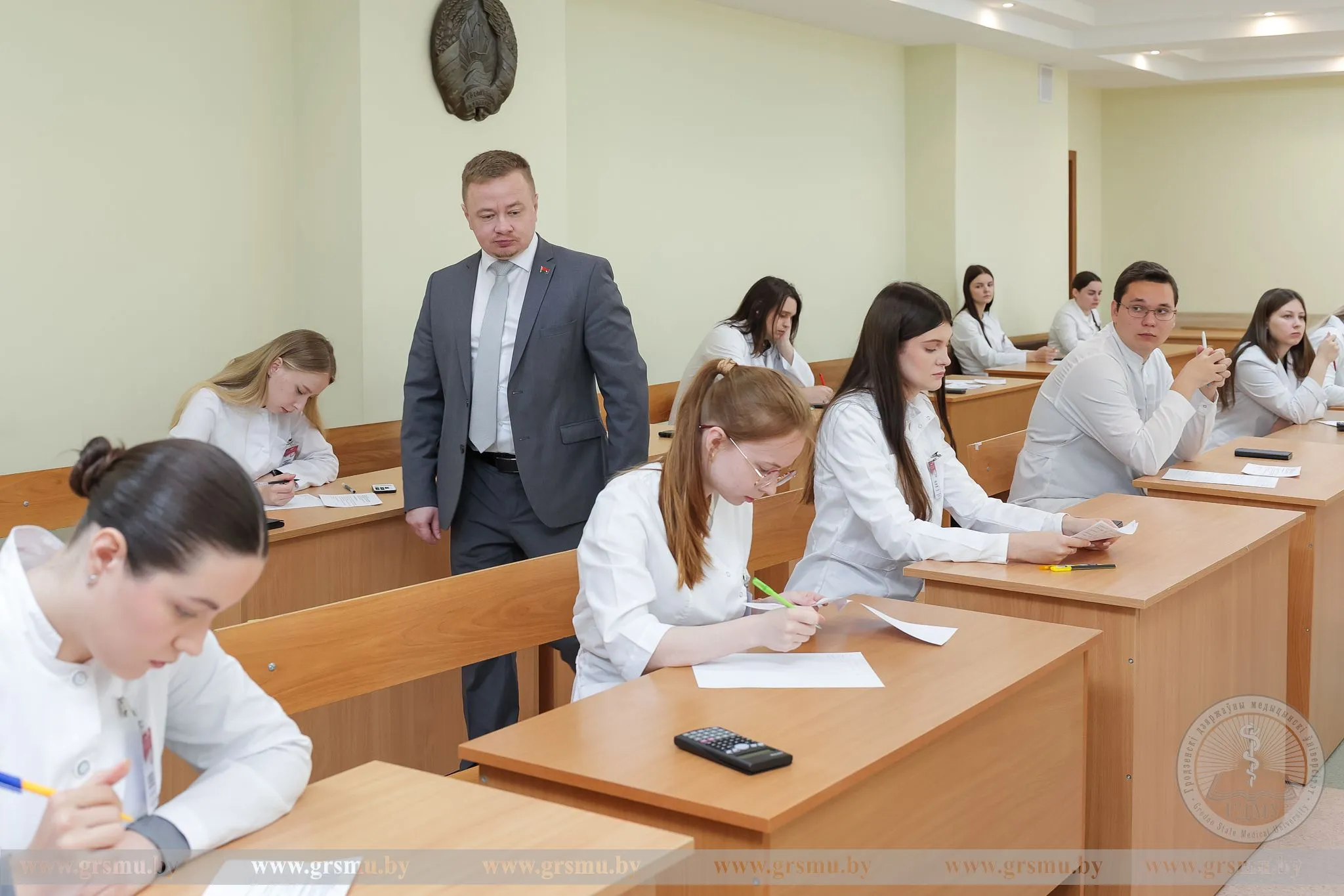 Выпускники медико-диагностического факультета ГрГМУ сдают государственные экзамены