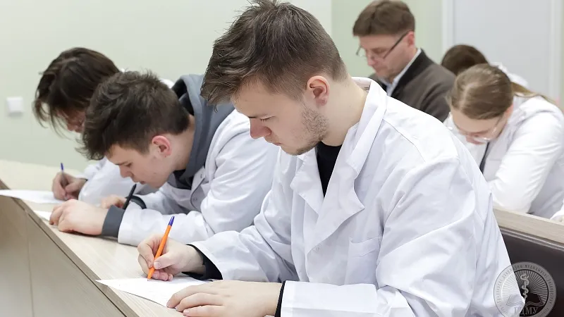 Мелодыя роднай мовы. У ГрДМУ адбылася традыцыйная дыктоўка, прысвечаная Міжнароднаму дню роднай мовы