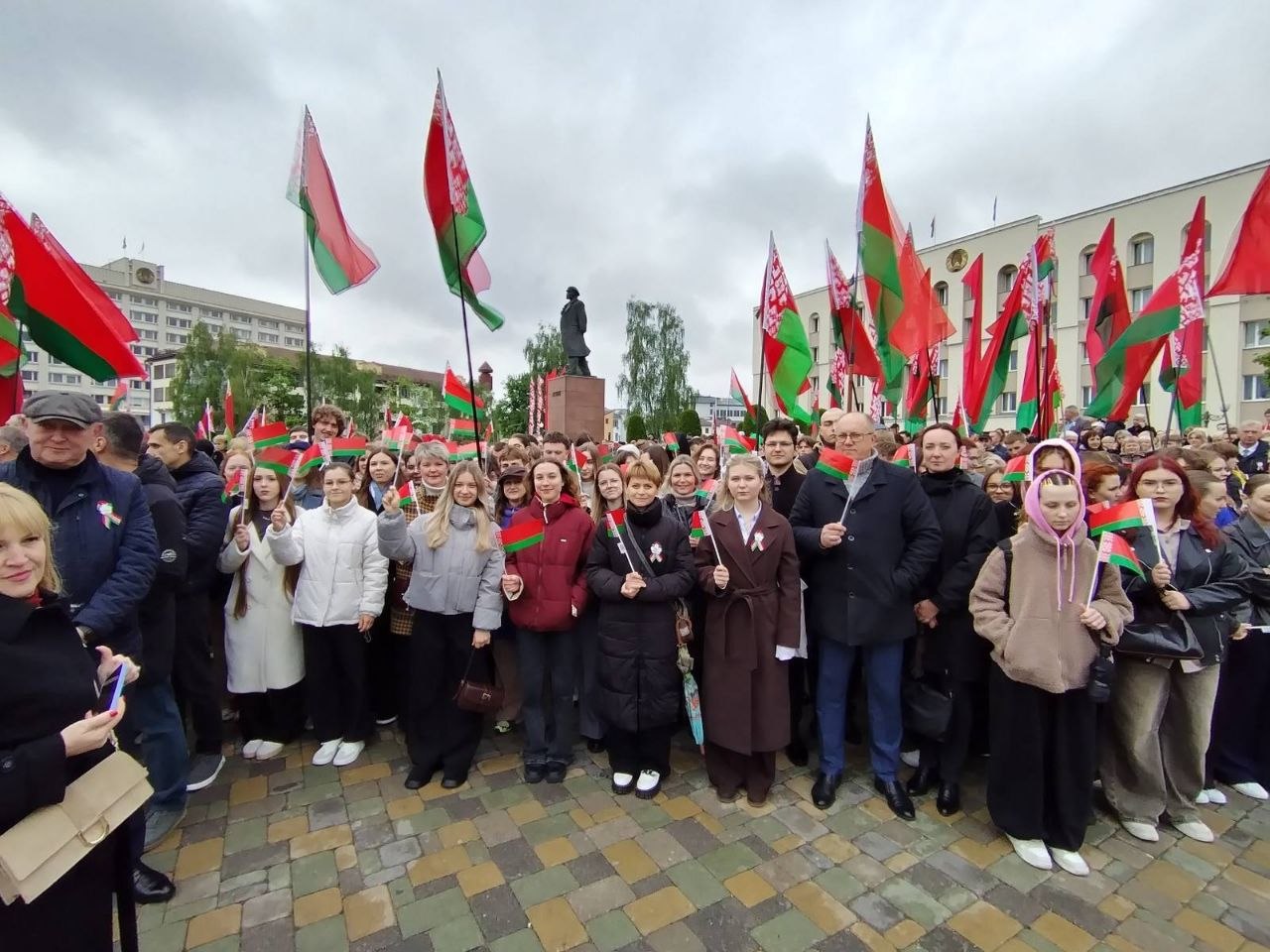 ГрГМУ принял участие в торжественном митинге, посвящённом Дню Государственных символов Республики Беларусь